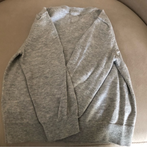 Banana Republic Baby, Gray Cotton Giraffe Sweater. Size 18-24 - Picture 4 of 5